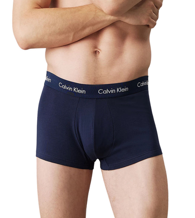 Calvin Klein short 3 pack cotton stretch low rise trunks black / cobalt water / blue shadow heren 0000U2664G-4KU Calvin Klein boxer 3 pack cotton stretch low rise trunks black / cobalt water / blue shadow hommes