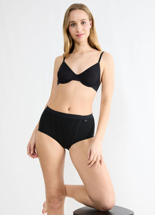 Sloggi slip control maxi black dames 10005203-0004 Sloggi slip control maxi black femmes